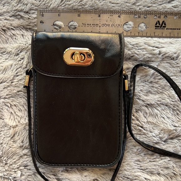 BLACK LEATHER CROSSOVER - Picture 8 of 9